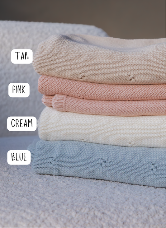 Customized scalloped baby blanket